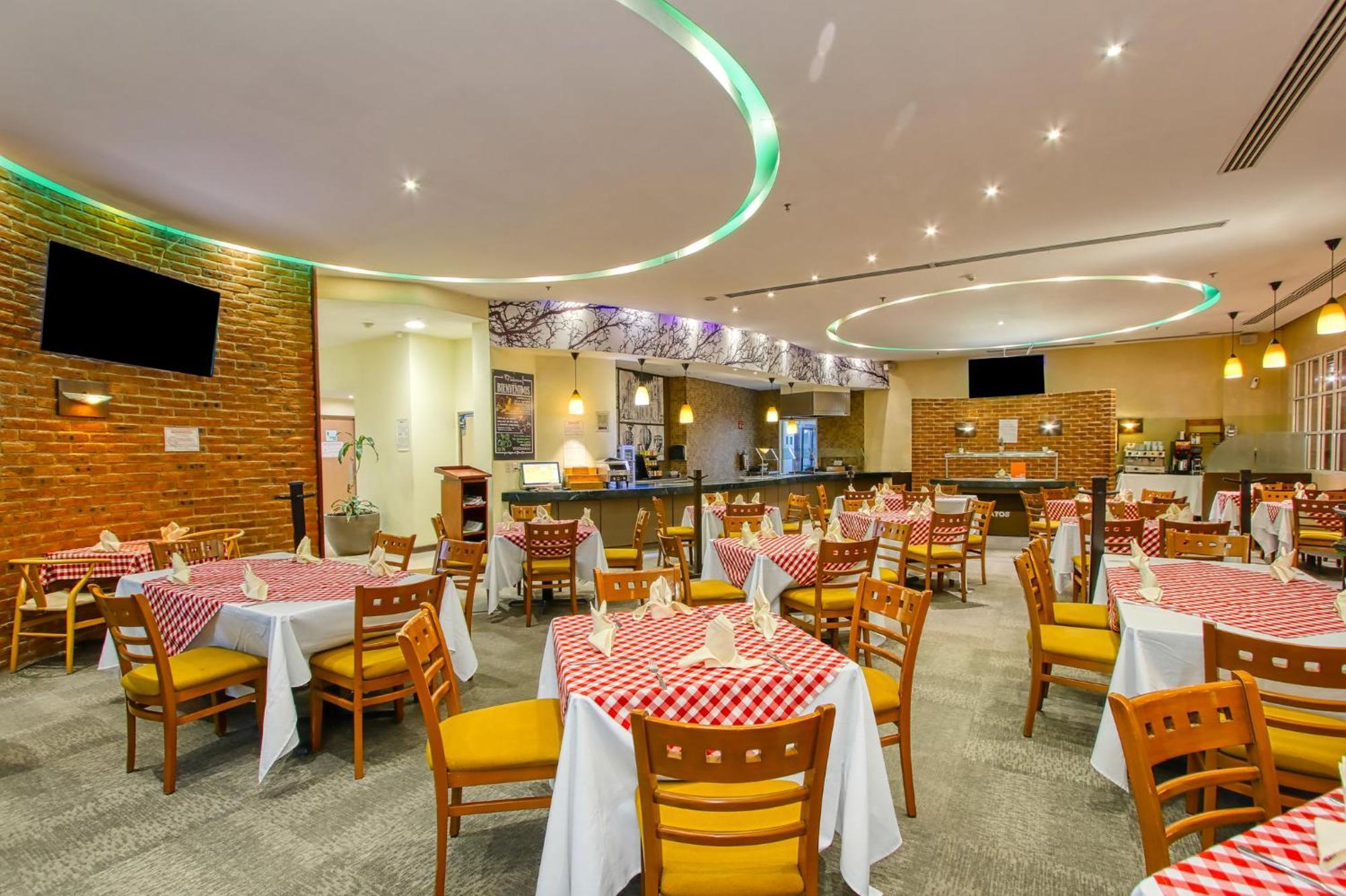 Holiday Inn Leon-Convention Center By Ihg Exterior foto